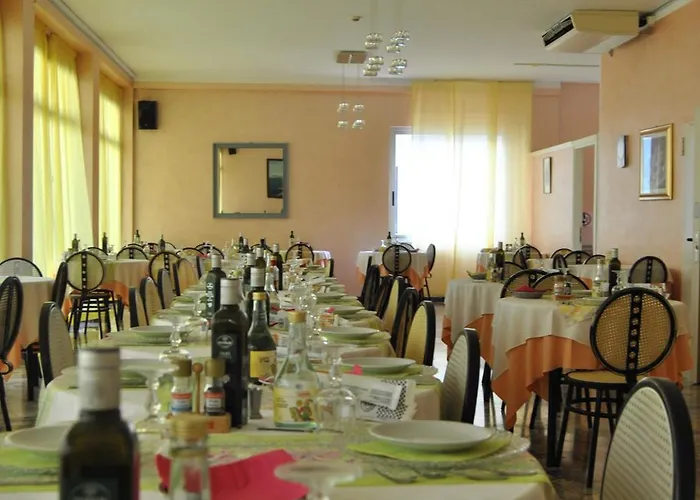 Diamante Colazione Xl Parcheggio Gratis A 5 Chilometri Da Fiera Hotel Rímini