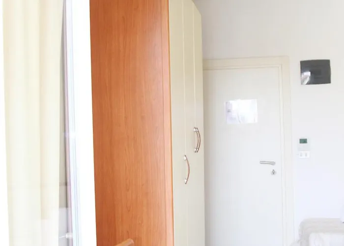 Diamante Colazione Xl Parcheggio Gratis A 5 Chilometri Da Fiera 3* Rímini