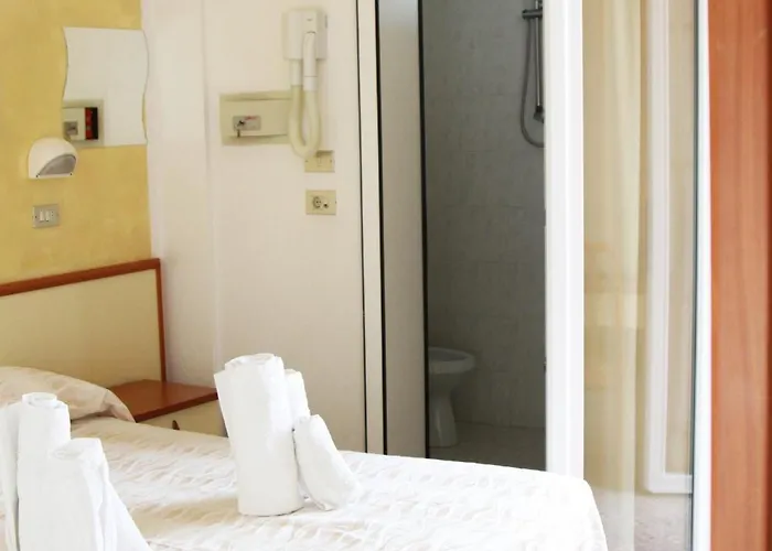 Diamante Colazione Xl Parcheggio Gratis A 5 Chilometri Da Fiera Hotel 3*