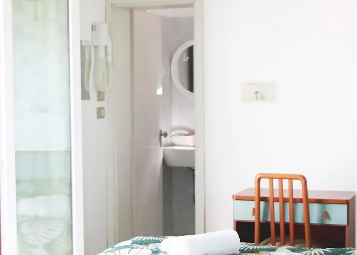 Hotel Diamante Colazione Xl Parcheggio Gratis A 5 Chilometri Da Fiera 3*