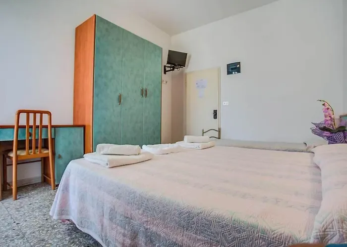 Diamante Colazione Xl Parcheggio Gratis A 5 Chilometri Da Fiera Hotel 3*