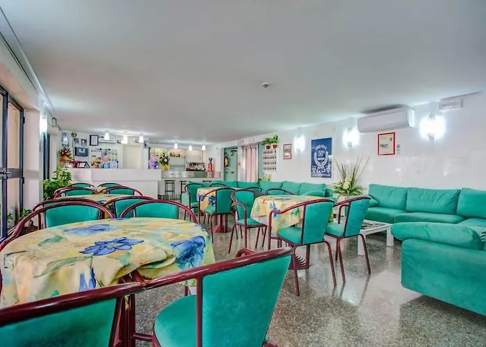 Hotel Diamante Colazione Xl Parcheggio Gratis A 5 Chilometri Da Fiera Rímini