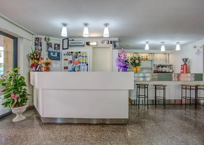 Hotel Diamante Colazione Xl Parcheggio Gratis A 5 Chilometri Da Fiera Rímini