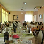 Diamante Colazione Xl Parcheggio Gratis A 5 Chilometri Da Fiera Otel Rimini