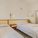 Otel Diamante Colazione Xl Parcheggio Gratis A 5 Chilometri Da Fiera 3*