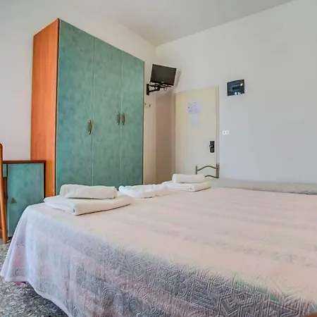 Diamante Colazione Xl Parcheggio Gratis A 5 Chilometri Da Fiera Hotel 3*