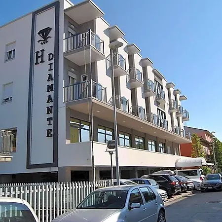 Diamante Colazione Xl Parcheggio Gratis A 5 Chilometri Da Fiera 3*