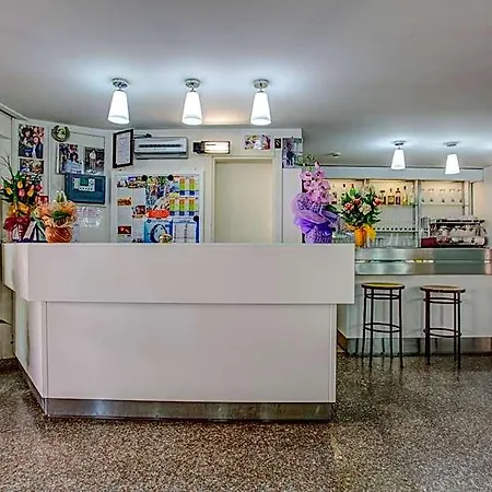 Diamante Colazione Xl Parcheggio Gratis A 5 Chilometri Da Fiera Ρίμινι