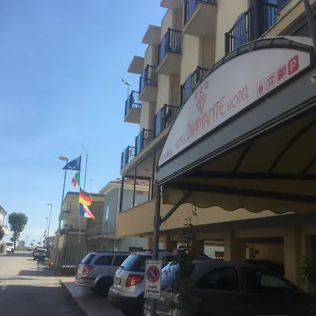 Hotel Diamante Colazione Xl Parcheggio Gratis A 5 Chilometri Da Fiera