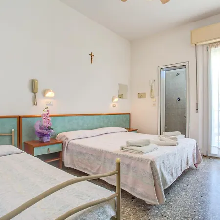Hotel Diamante Colazione Xl Parcheggio Gratis A 5 Chilometri Da Fiera