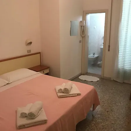 Diamante Colazione Xl Parcheggio Gratis A 5 Chilometri Da Fiera 3* Rimini