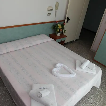 Hotel Diamante Colazione Xl Parcheggio Gratis A 5 Chilometri Da Fiera