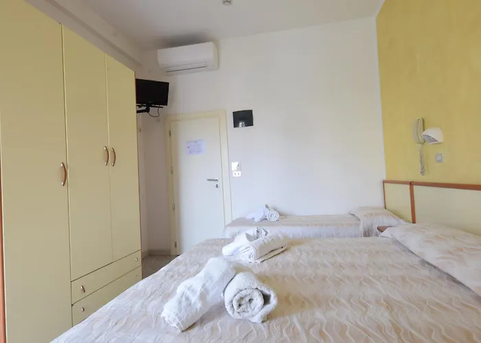 Diamante Colazione Xl Parcheggio Gratis A 5 Chilometri Da Fiera 3*