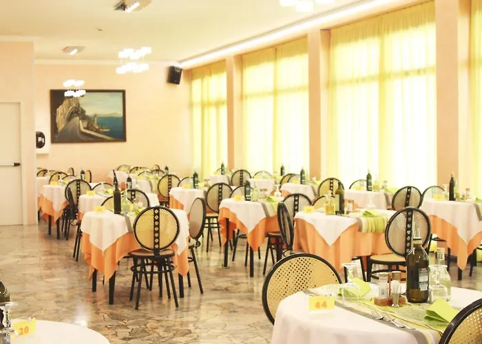 Diamante Colazione Xl Parcheggio Gratis A 5 Chilometri Da Fiera Hotel