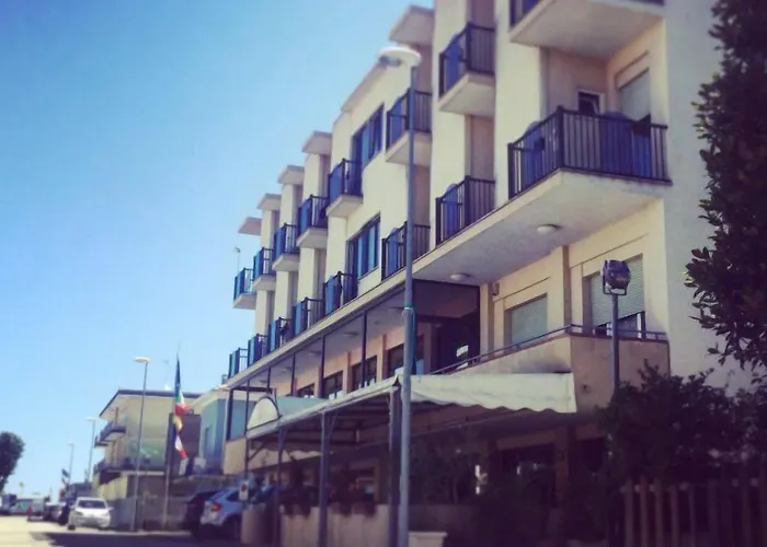 Diamante Colazione Xl Parcheggio Gratis A 5 Chilometri Da Fiera Hotel 3*