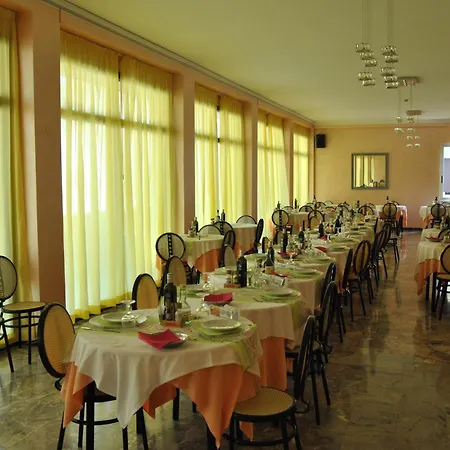 Diamante Colazione Xl Parcheggio Gratis A 5 Chilometri Da Fiera Otel Rimini