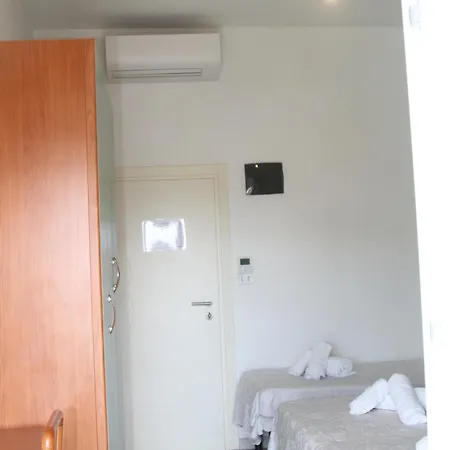 Diamante Colazione Xl Parcheggio Gratis A 5 Chilometri Da Fiera 3*