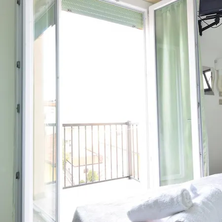 Diamante Colazione Xl Parcheggio Gratis A 5 Chilometri Da Fiera Ξενοδοχείο 3*