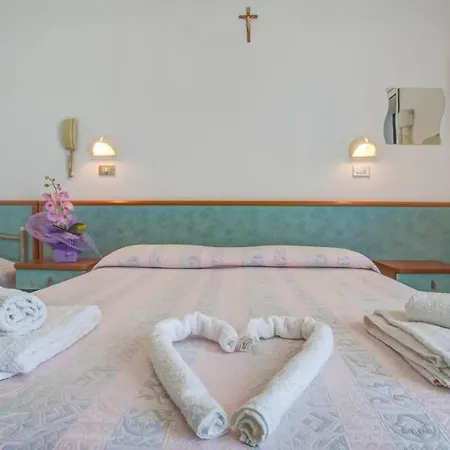 Diamante Colazione Xl Parcheggio Gratis A 5 Chilometri Da Fiera 3*