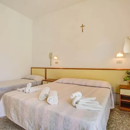 Diamante Colazione Xl Parcheggio Gratis A 5 Chilometri Da Fiera 3*