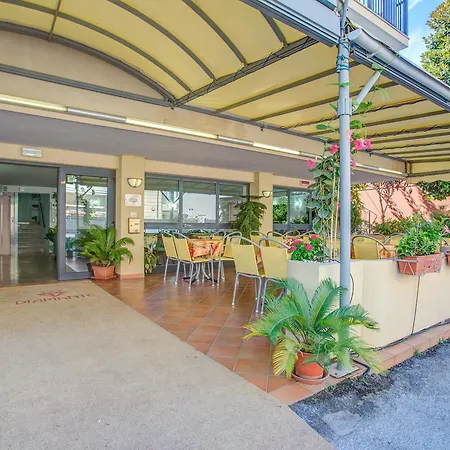 Diamante Colazione Xl Parcheggio Gratis A 5 Chilometri Da Fiera Ρίμινι