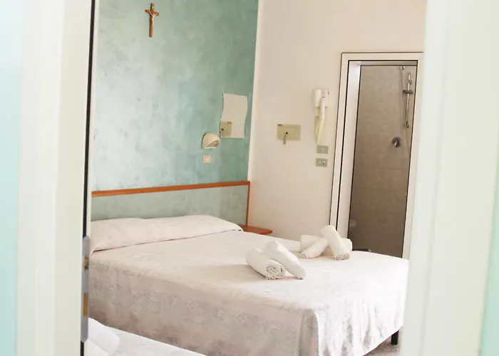 Otel Diamante Colazione Xl Parcheggio Gratis A 5 Chilometri Da Fiera