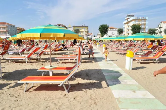 Diamante Colazione Xl Parcheggio Gratis A 5 Chilometri Da Fiera Hotel 3*