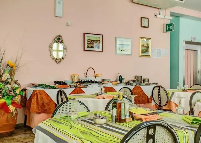 Otel Diamante Colazione Xl Parcheggio Gratis A 5 Chilometri Da Fiera 3*