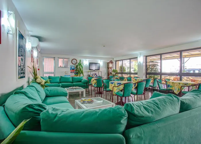 Diamante Colazione Xl Parcheggio Gratis A 5 Chilometri Da Fiera Otel 3*