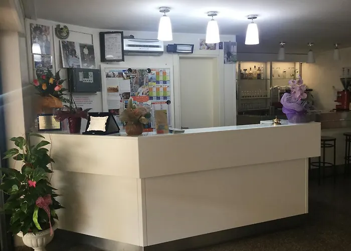 Diamante Colazione Xl Parcheggio Gratis A 5 Chilometri Da Fiera Otel 3*