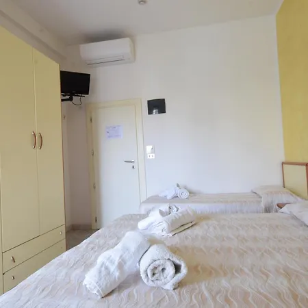 Diamante Colazione Xl Parcheggio Gratis A 5 Chilometri Da Fiera 3*