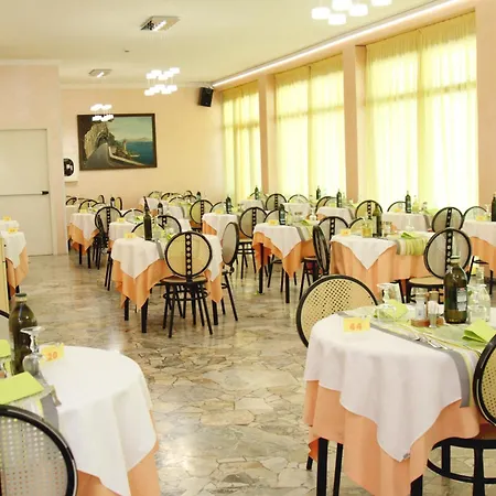 Diamante Colazione Xl Parcheggio Gratis A 5 Chilometri Da Fiera