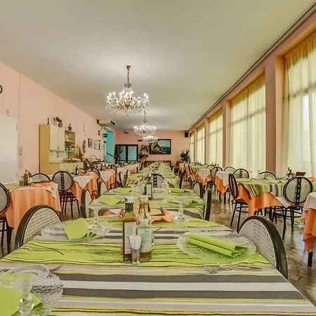 Diamante Colazione Xl Parcheggio Gratis A 5 Chilometri Da Fiera فندق ريميني