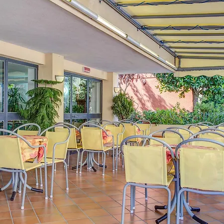 Otel Diamante 5 Minuti Dalla Fiera Di